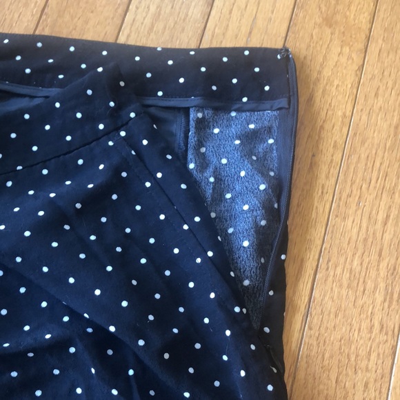 Never worn LOFT shorts. Side zip. Rayon material. - Picture 3 of 3